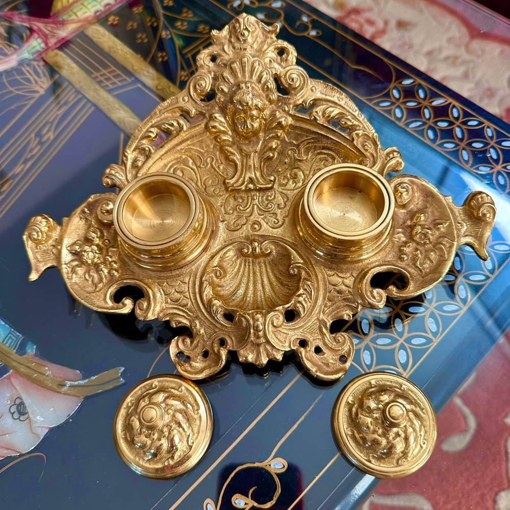 Vintage Beautiful Cherub Brass Gold INKWELL with Brass Inserts ‼️ - Picture 3 of 5